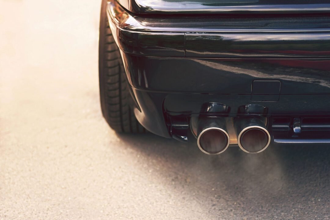 remedios caseros para quitar la carbonilla del coche